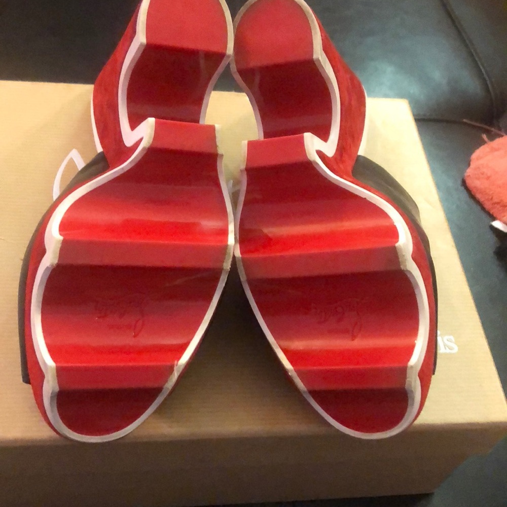 Shoe - Picture 5 of 6